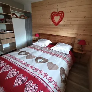 https://chez-ma-grand-mere.hotels-rhonealpes.com