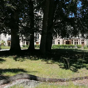 https://chambre-dhotes-dans-le-domaine-du-chateau-de-saint-geoire.hotels-rhonealpes.com