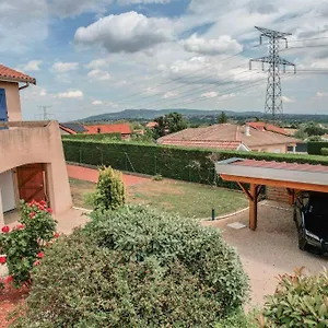 https://magnifique-maison-lentilly-piscine.hotels-rhonealpes.com