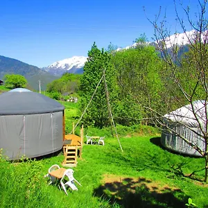 https://nuit-insolite-en-yourte.hotels-rhonealpes.com